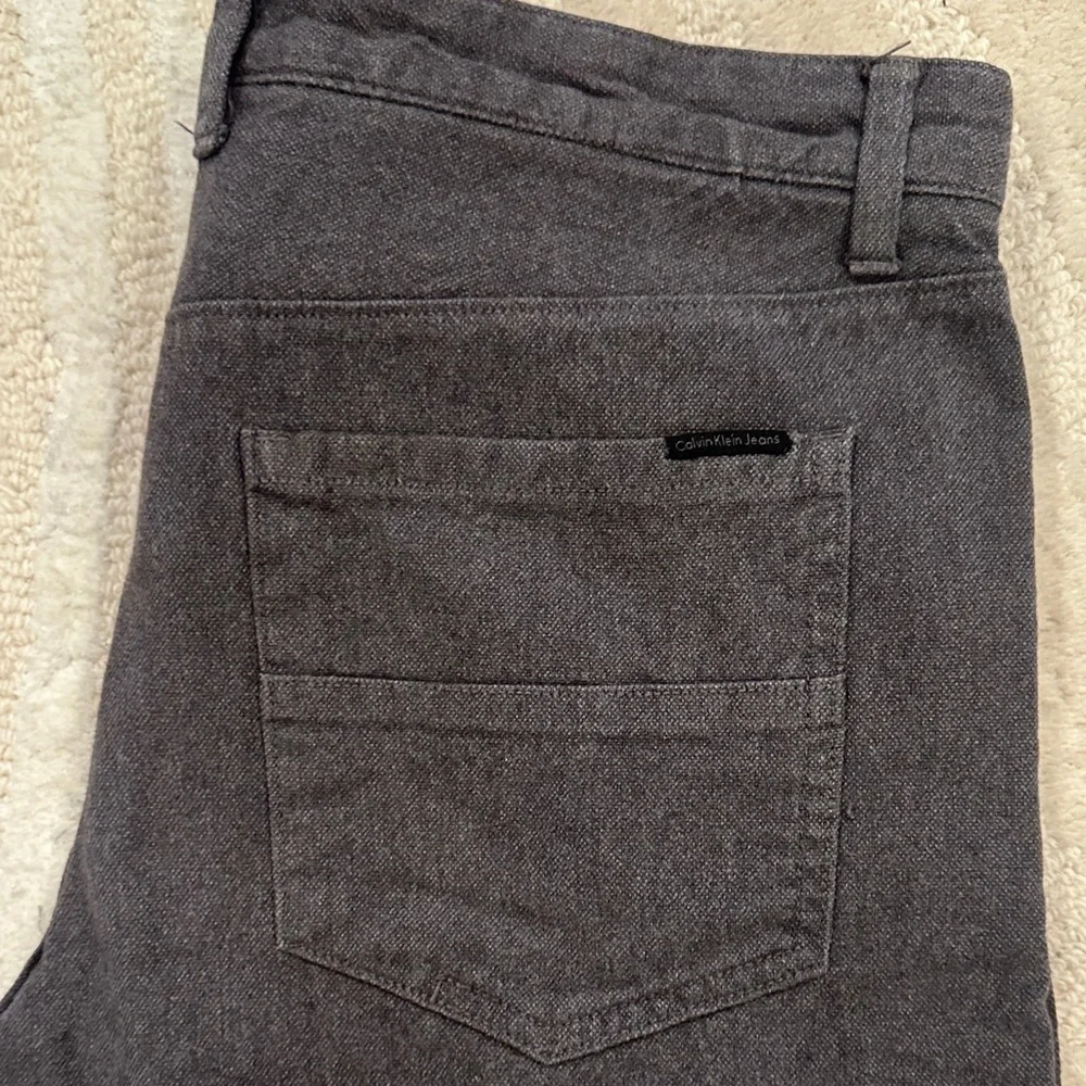 Calvin Klein Jeans Men's Dark Gray Straight Jeans - Picture 4 of 4